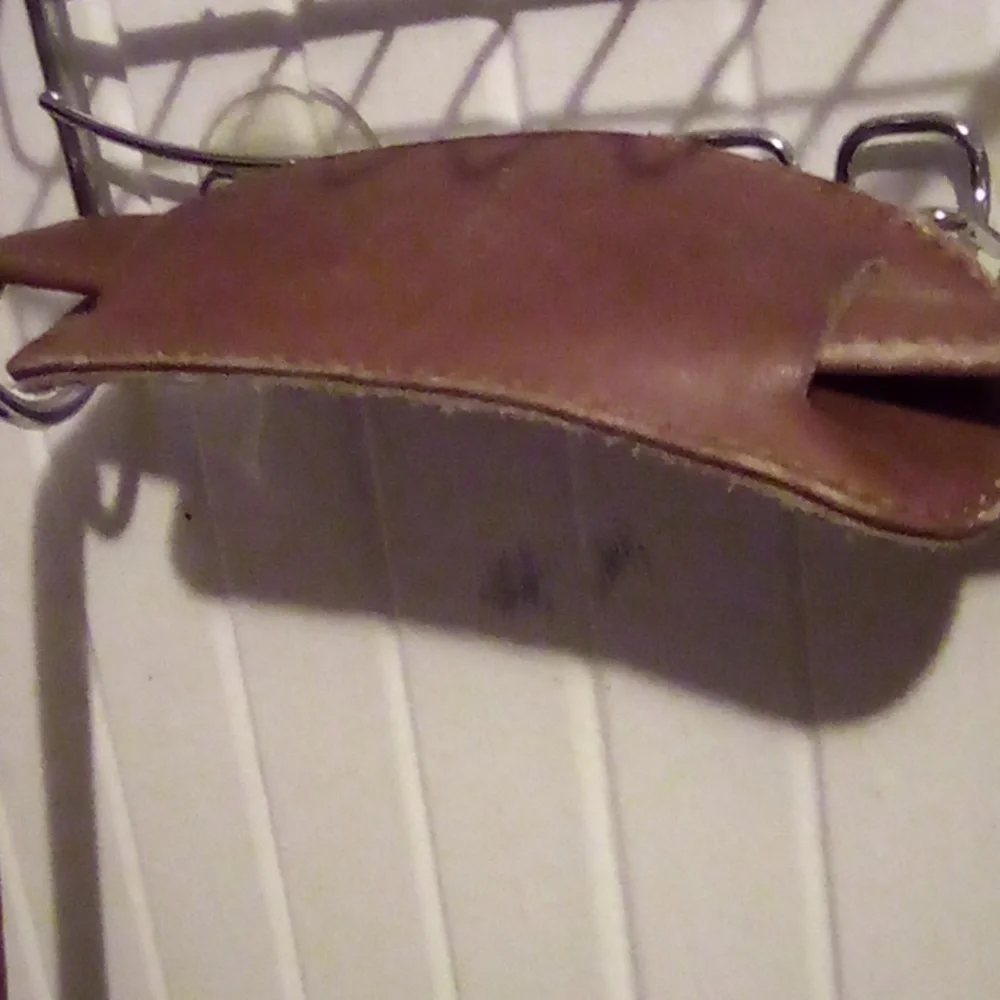 All Leather Large Messenger Bag With Handle And Large Adjustable Straps.